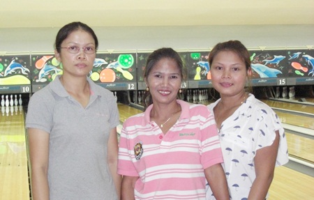 200 Bowlers: Mai, Ooy & Aht.